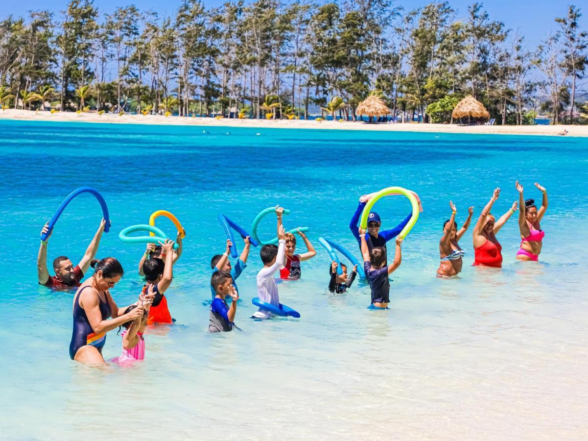 Fantasy Island Beach Resort And Marina First Bight Eksteriør billede
