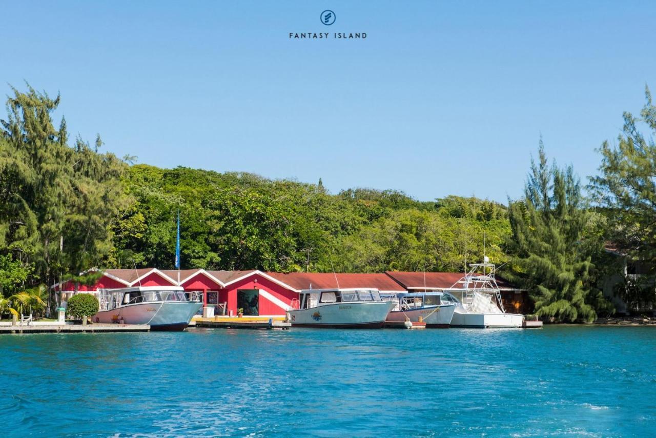 Fantasy Island Beach Resort And Marina First Bight Eksteriør billede